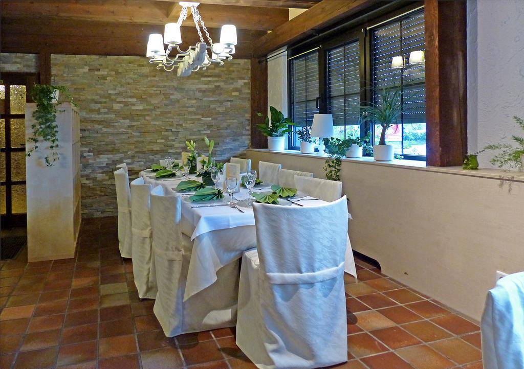 Hotel-Restaurant Schwyzerhuesli Фірнгайм Екстер'єр фото
