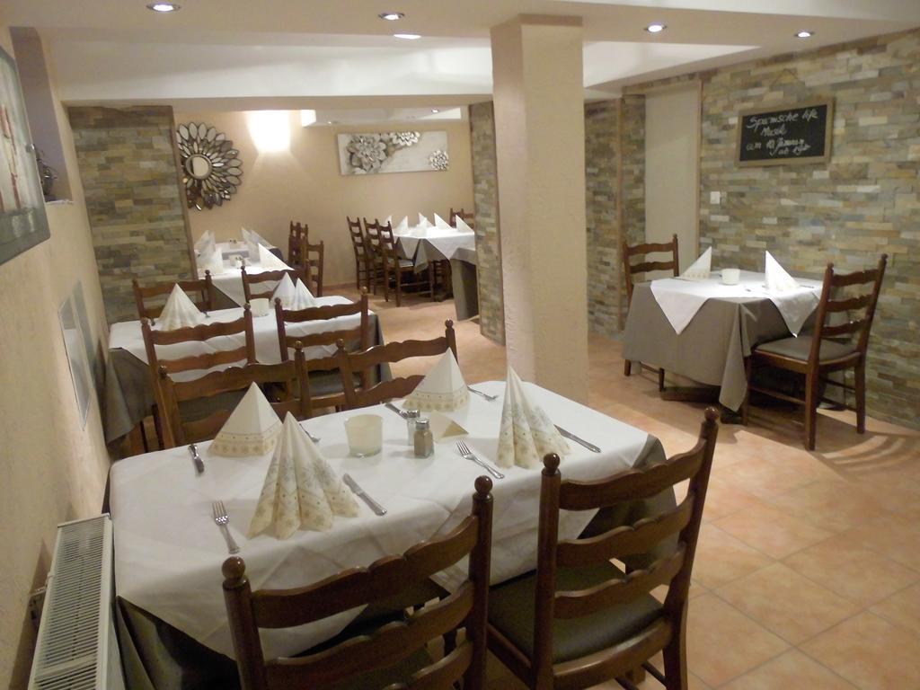 Hotel-Restaurant Schwyzerhuesli Фірнгайм Екстер'єр фото